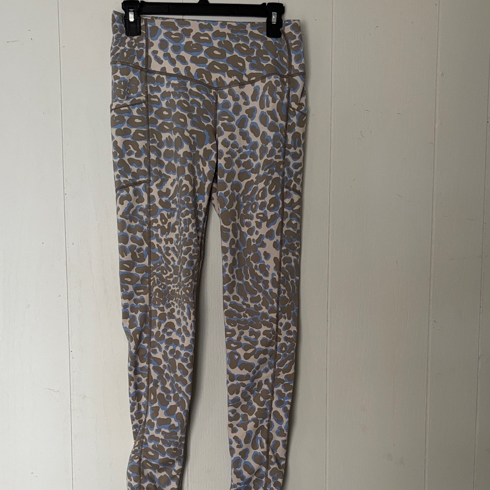 J. McLaughlin Leopard Print leggings grey and Blue